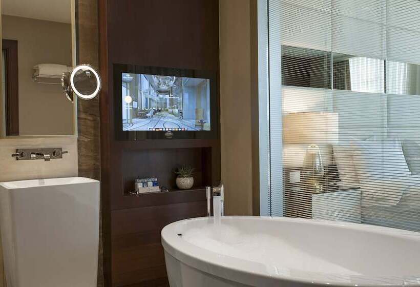 سوئیت با تخت بزرگ, Elite World Grand Istanbul Basin Ekspres