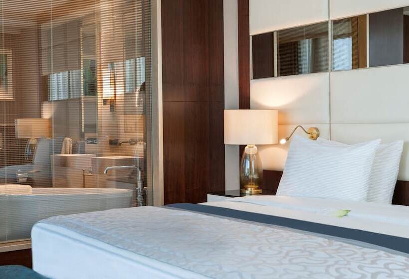 سوئیت راحتی, Elite World Grand Istanbul Basin Ekspres