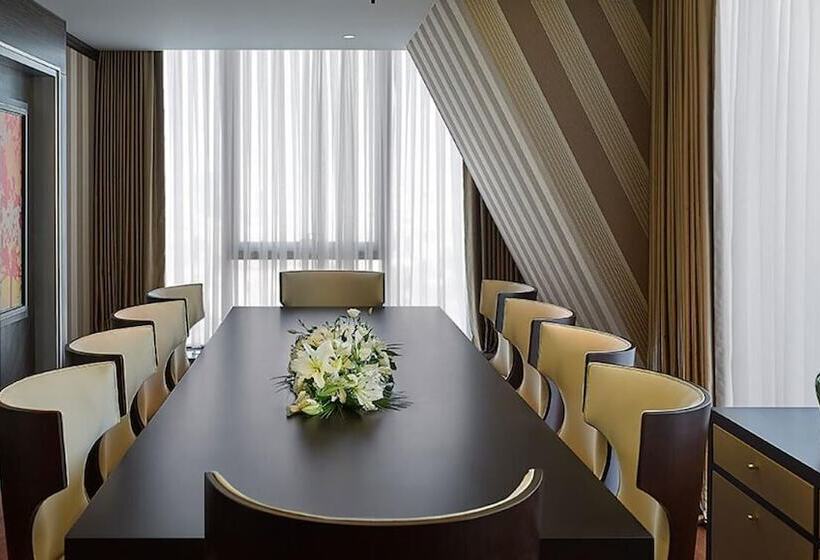 سوئیت پرزیدنت, Elite World Grand Istanbul Basin Ekspres