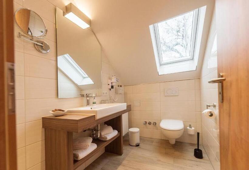 Семейный Номер, Landgut Stemmen