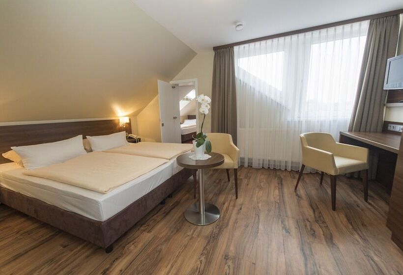 Семейный Номер, Landgut Stemmen