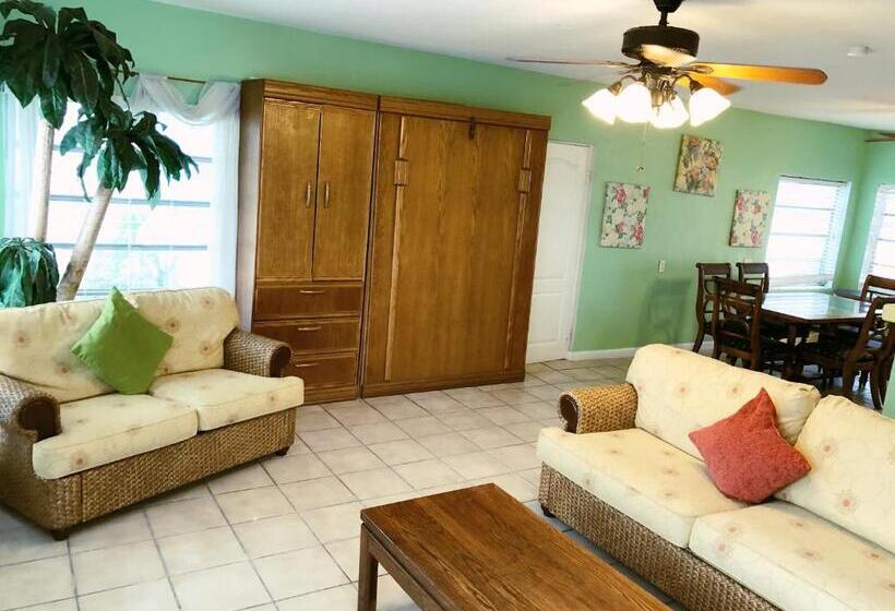 Люкс, The Pelican Key Largo Cottages