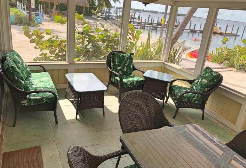 Люкс Кровать Кинг, The Pelican Key Largo Cottages