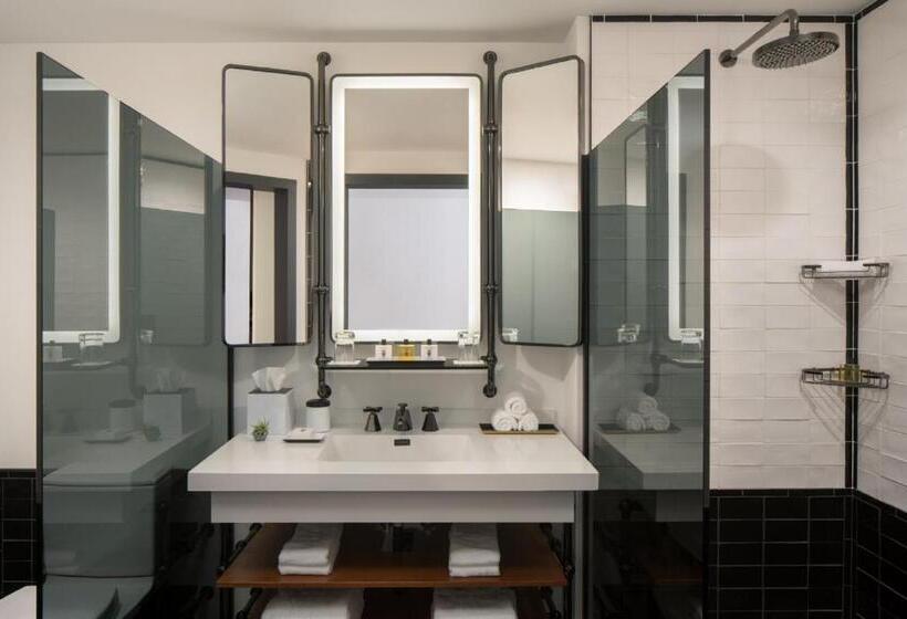 اتاق لوکس با چشمانداز شهر, Thompson Seattle, By Hyatt