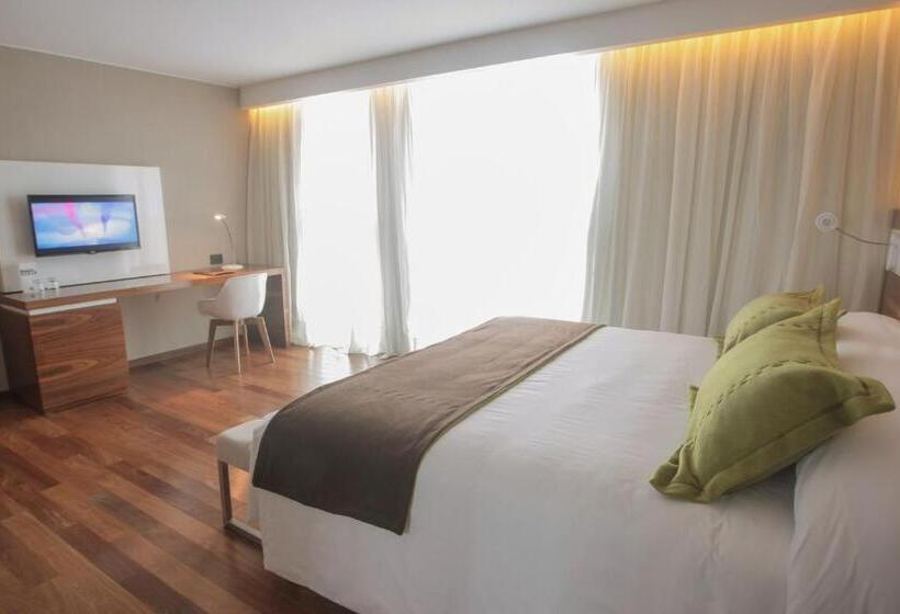 اتاق استاندارد, Yrigoyen 111