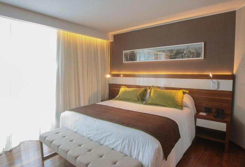 اتاق استاندارد, Yrigoyen 111