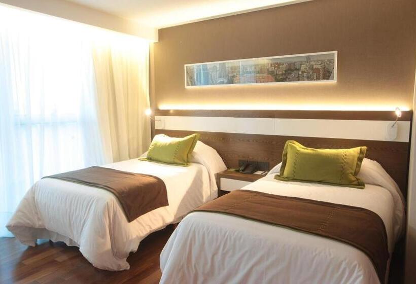 اتاق استاندارد, Yrigoyen 111