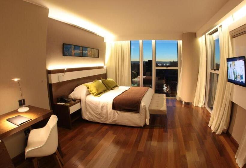 اتاق سوپریور, Yrigoyen 111