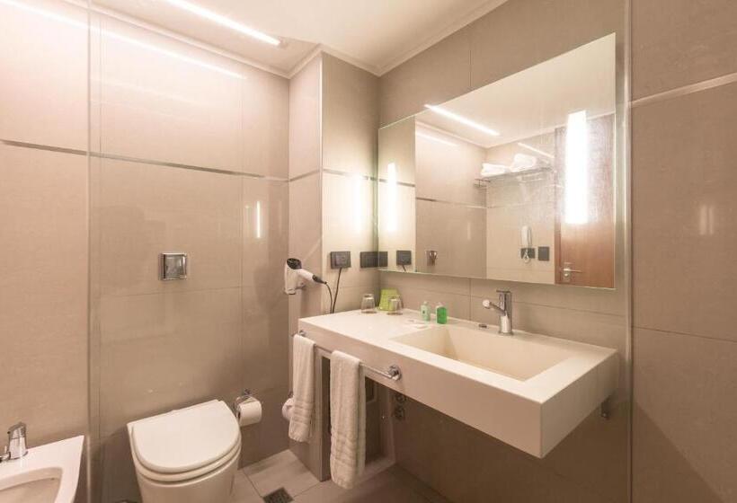 اتاق استاندارد, Yrigoyen 111