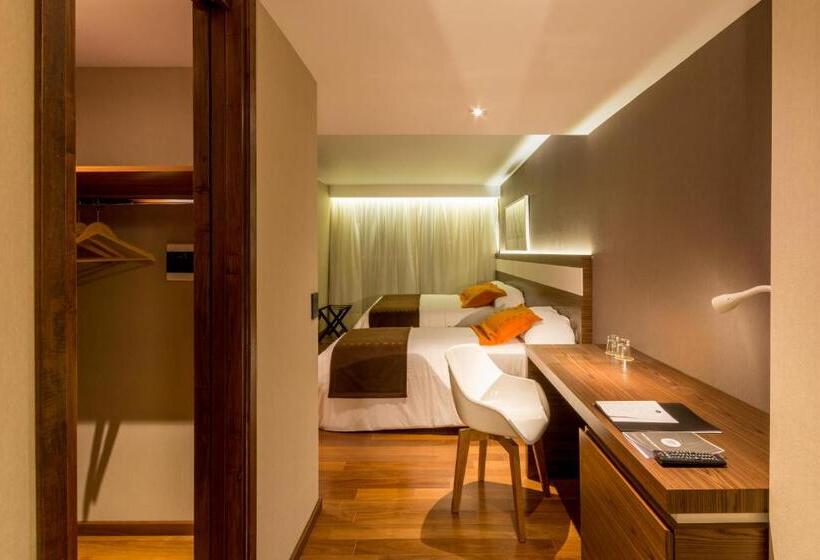 اتاق استاندارد, Yrigoyen 111