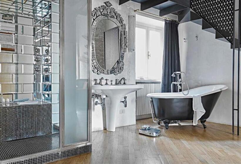 سوییت لوکس, G Rough, Rome, A Member Of Design Hotels