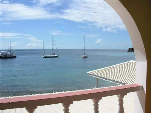 オーシャンビュースタンダードルーム, Paradise Beach