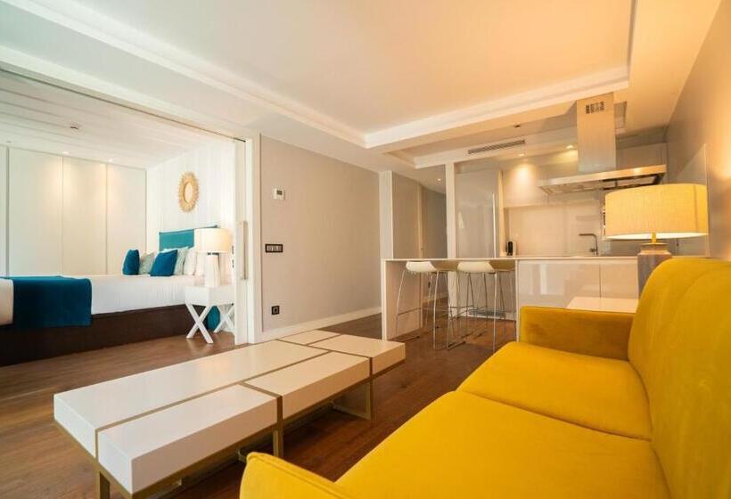 اتاق کلاسیک چهارنفره, Smartrental Collection Centric Ii