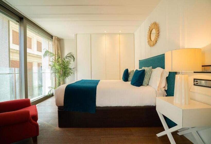 Habitación Cuádruple Clásica, Smartrental Collection Centric Ii