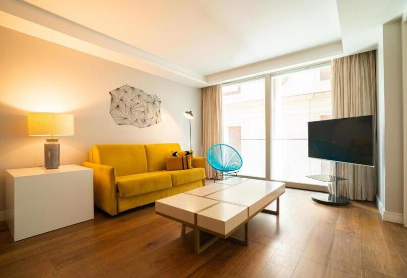 اتاق کلاسیک چهارنفره, Smartrental Collection Centric Ii