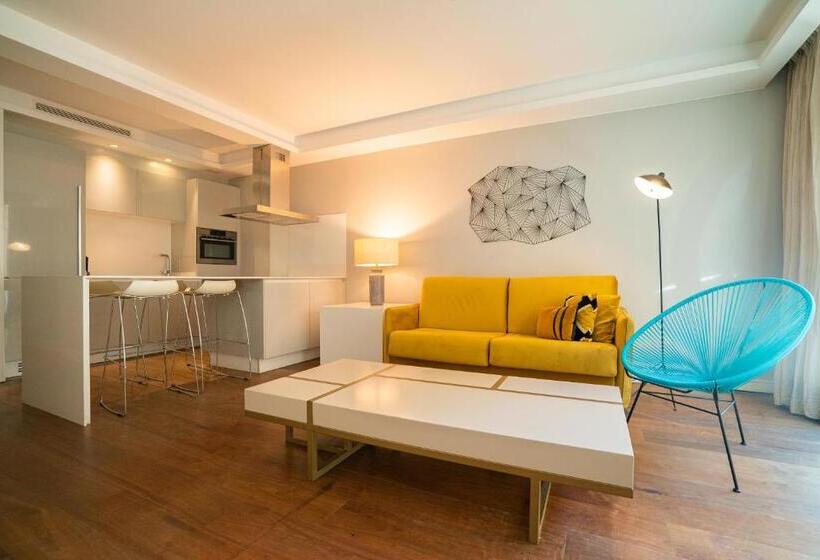 Habitación Cuádruple Clásica, Smartrental Collection Centric Ii
