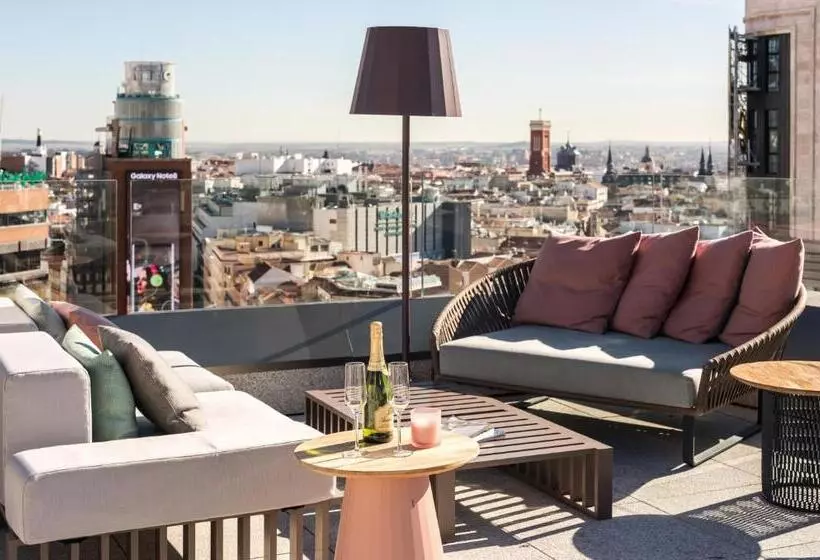 اتاق کلاسیک چهارنفره, Smartrental Collection Centric Ii