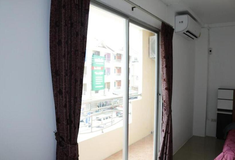 غرفة ديلوكس, Cafe Nana