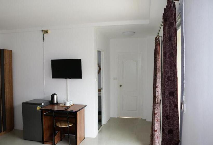 غرفة ديلوكس, Cafe Nana