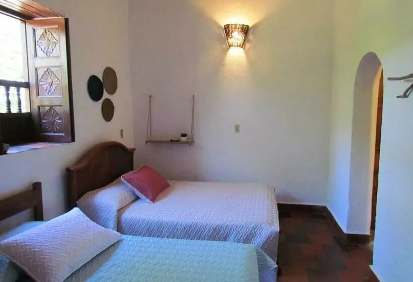 スタンダードトリプルルーム, Hostal Casa Yerbabuena