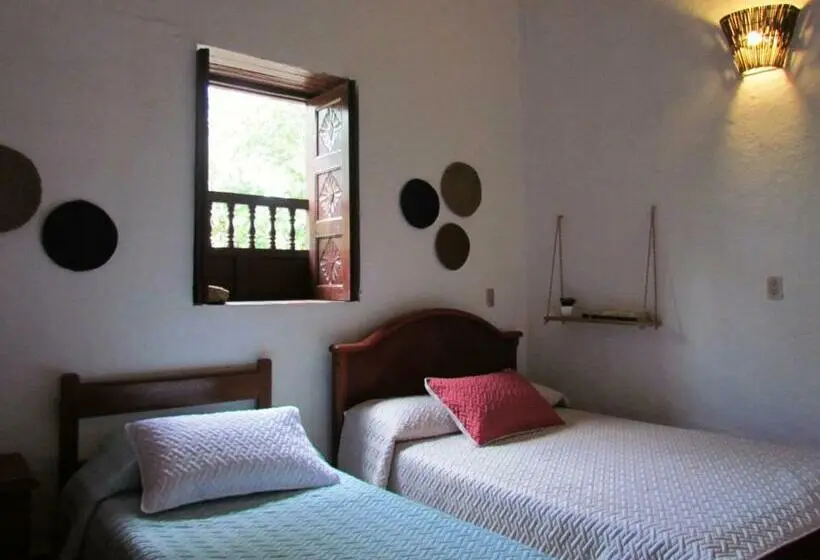 スタンダードトリプルルーム, Hostal Casa Yerbabuena