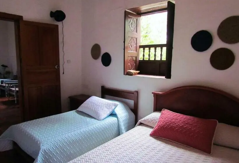 スタンダードトリプルルーム, Hostal Casa Yerbabuena