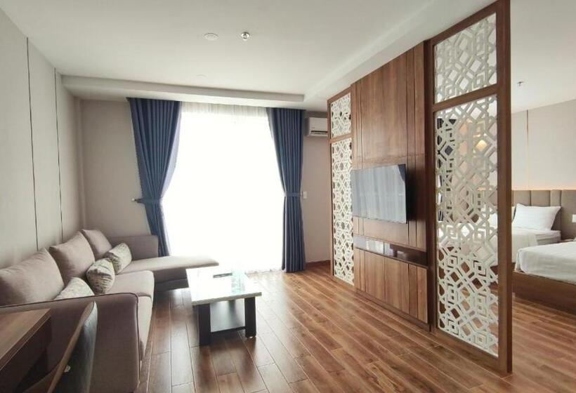 سوئیت با تخت بزرگ, Ho Tram Golden