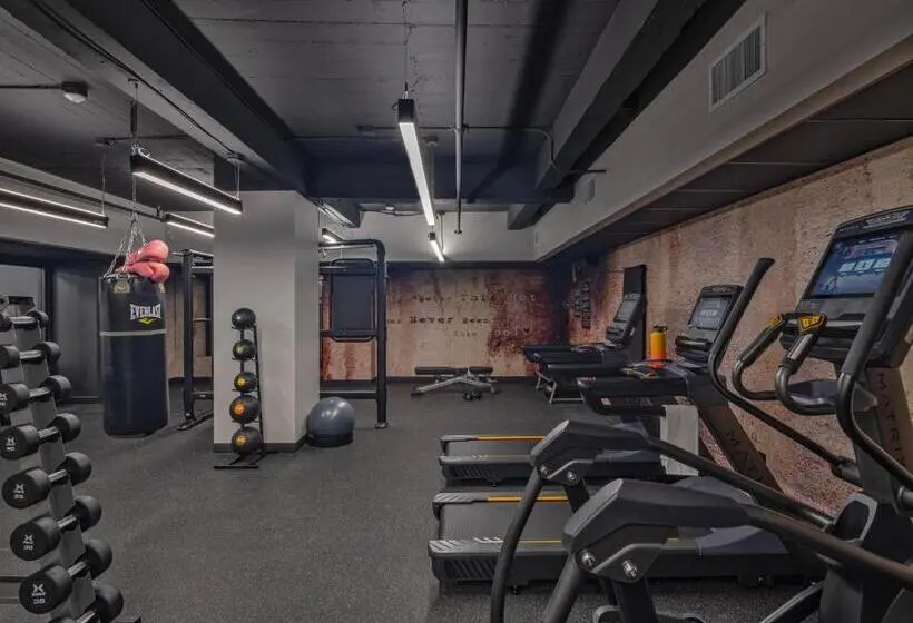 スタンダードシティビュールーム, Moxy Phoenix Downtown