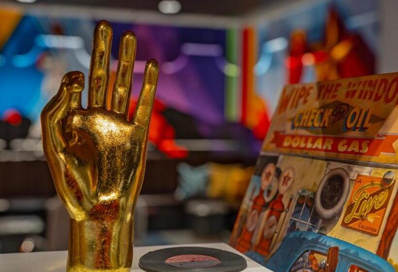 Номер Стандарт Вид на Город, Moxy Phoenix Downtown