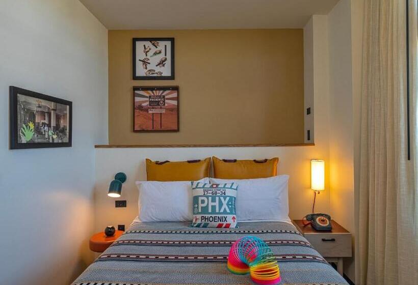 Номер Стандарт Вид на Город, Moxy Phoenix Downtown