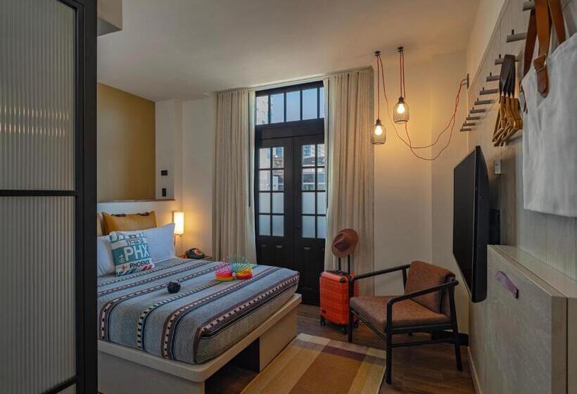 Номер Стандарт Вид на Город, Moxy Phoenix Downtown