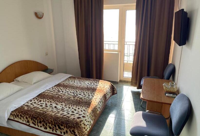 اتاق استاندارد با بالکن و چشم‌انداز دریا, Vila Jolie
