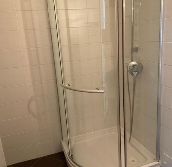 جناح عائلي, Vila Jolie