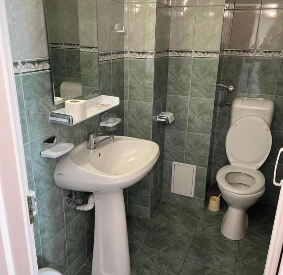 اتاق استاندارد سه تخته با بالکن, Vila Jolie
