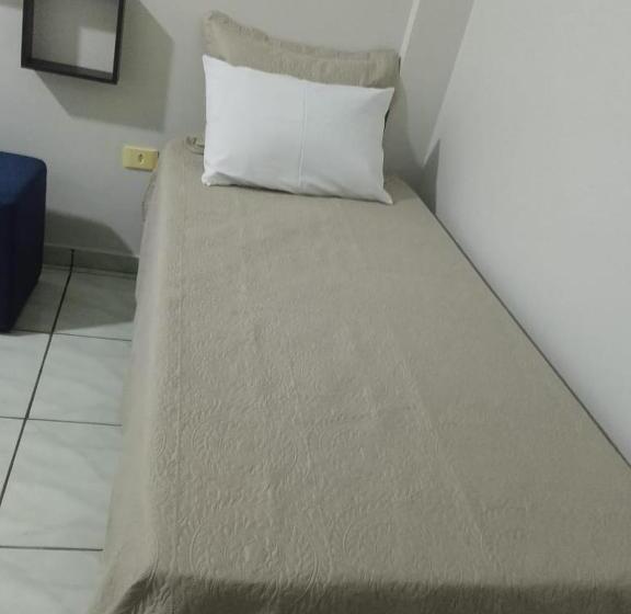 트리플 클래식 룸, Enlace