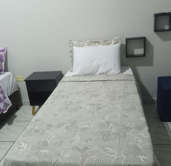 트리플 클래식 룸, Enlace