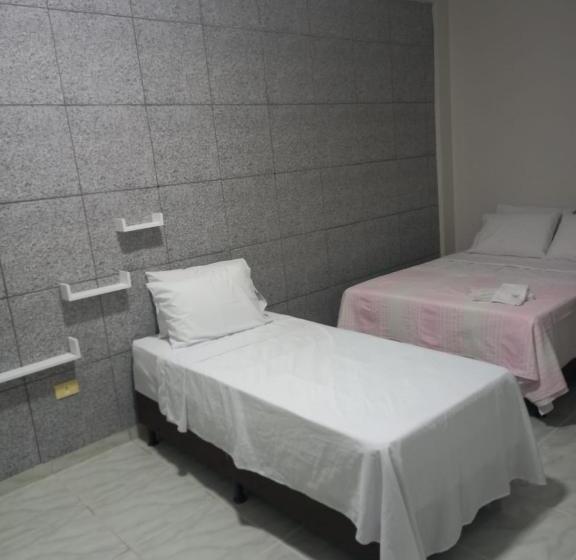 컴포트 트리플 룸, Enlace