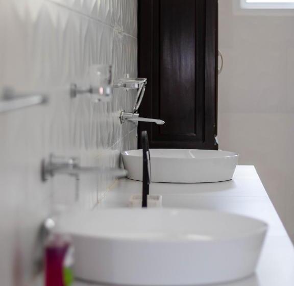 اتاق خانوادگی, Cocoview Valle De Angeles