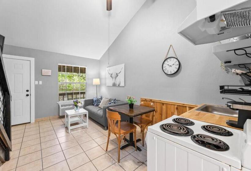 스탠다드 스튜디오, Hacienda Del Rio