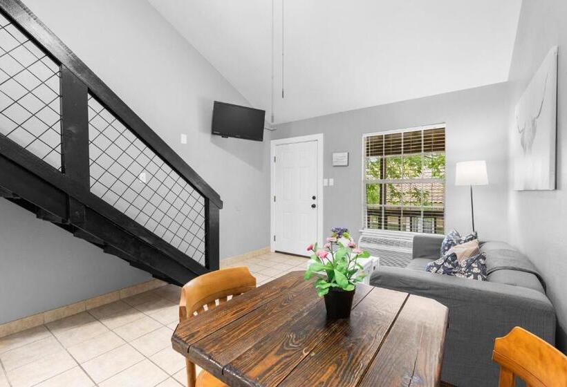 스탠다드 스튜디오, Hacienda Del Rio