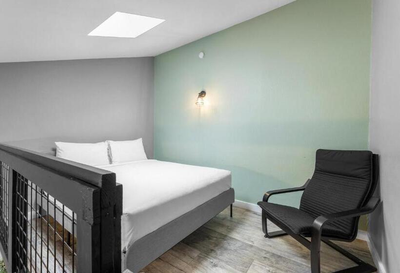 스탠다드 스튜디오, Hacienda Del Rio