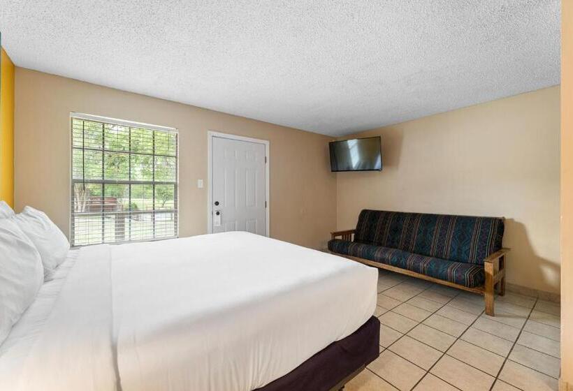 디럭스 스튜디오, Hacienda Del Rio