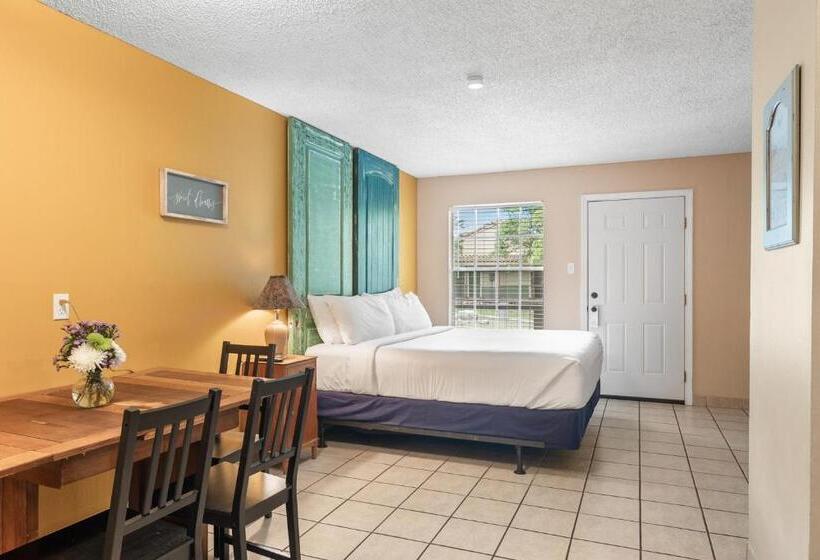 디럭스 스튜디오, Hacienda Del Rio