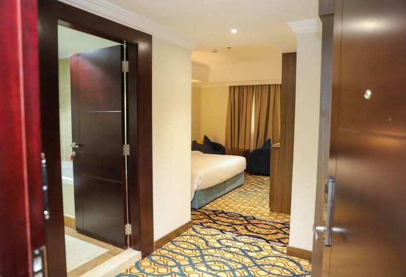 스탠다드 룸 킹사이즈 침대, Hola