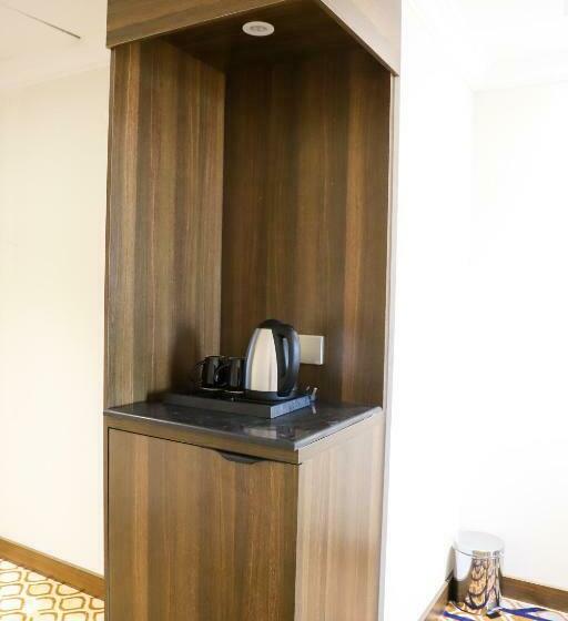 스탠다드 룸 킹사이즈 침대, Hola