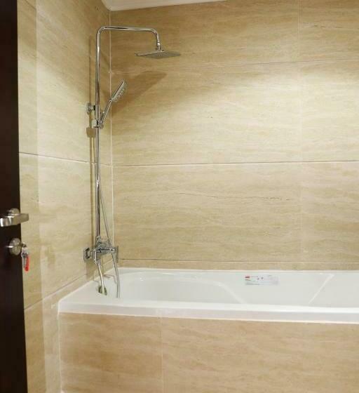 스탠다드 룸 킹사이즈 침대, Hola