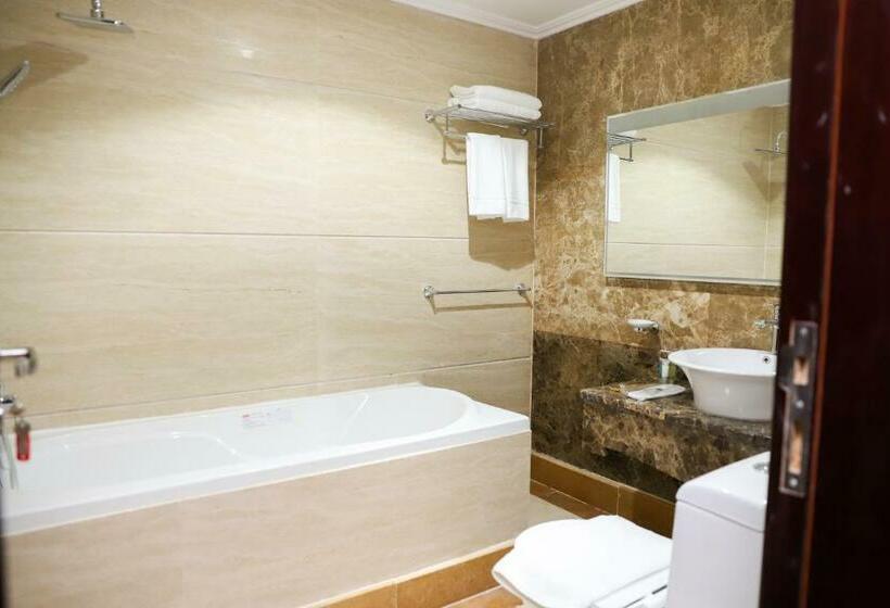 스탠다드 룸 킹사이즈 침대, Hola