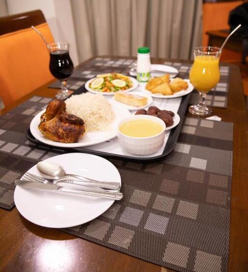 스탠다드 룸 킹사이즈 침대, Hola