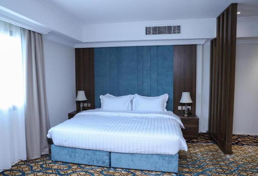 스탠다드 스튜디오, Hola