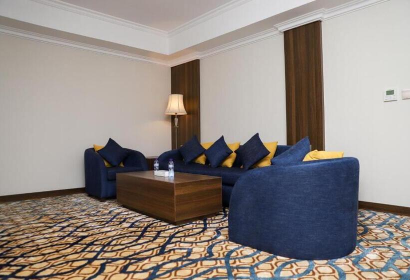 스탠다드 스튜디오, Hola